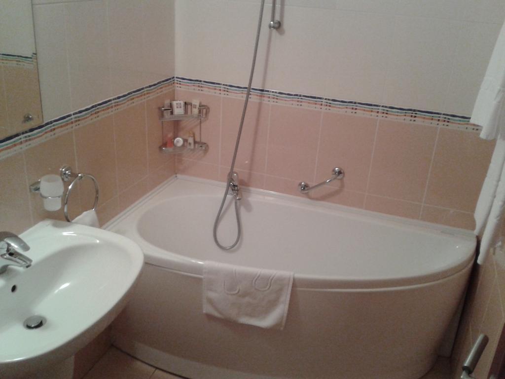 Hotel Perperikon Kŭrdzhali Chambre photo
