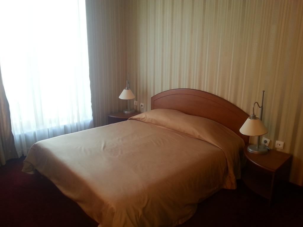Hotel Perperikon Kŭrdzhali Chambre photo