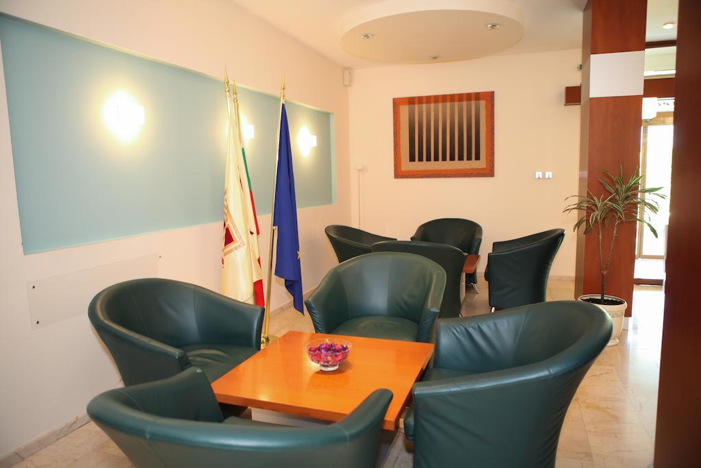 Hotel Perperikon Kŭrdzhali Extérieur photo